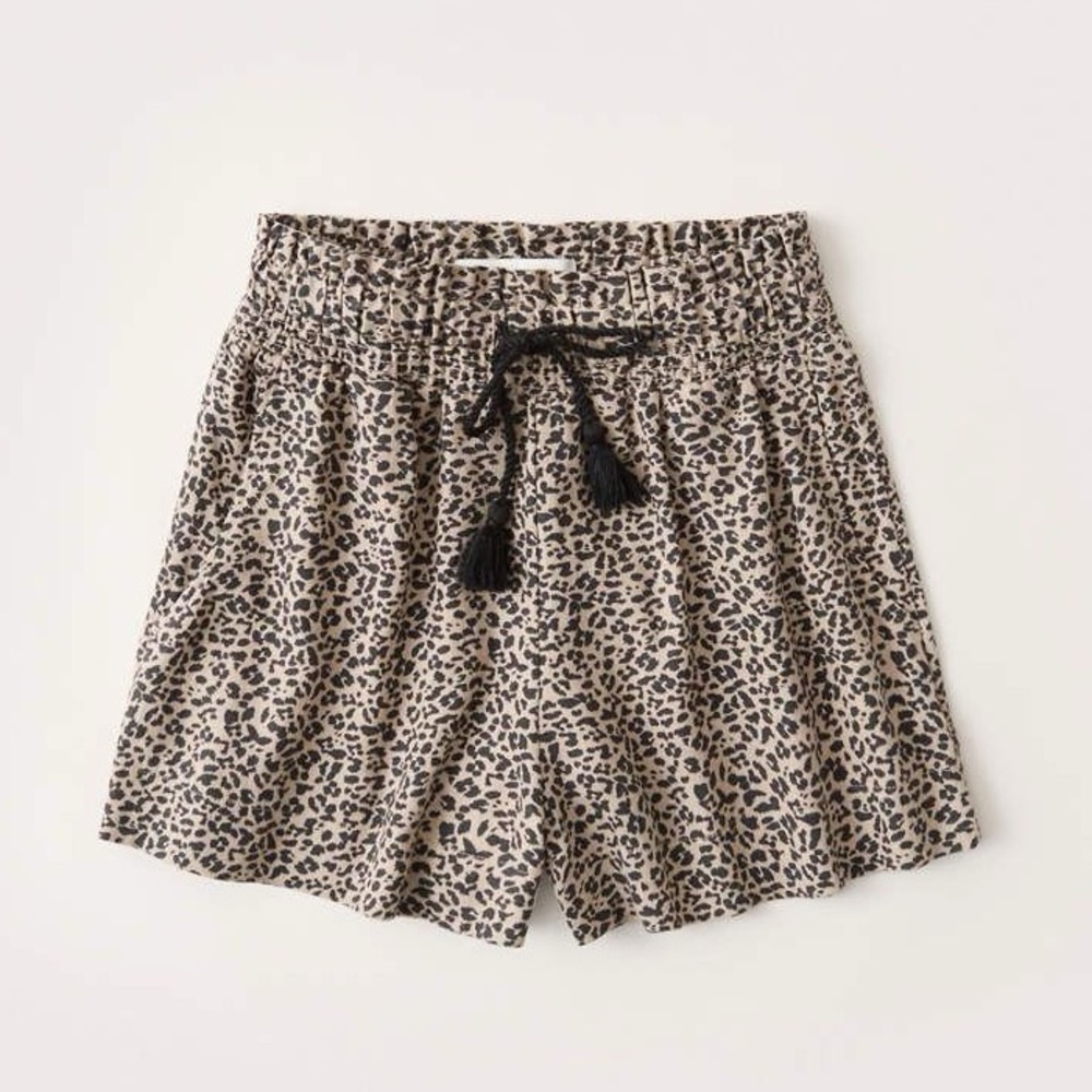 Linen Blend Tassel Shorts